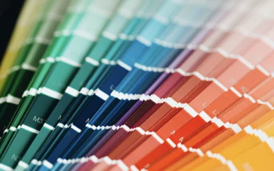 Les codes couleurs en communication d’entreprise : un levier stratégique pour les PME et indépendants